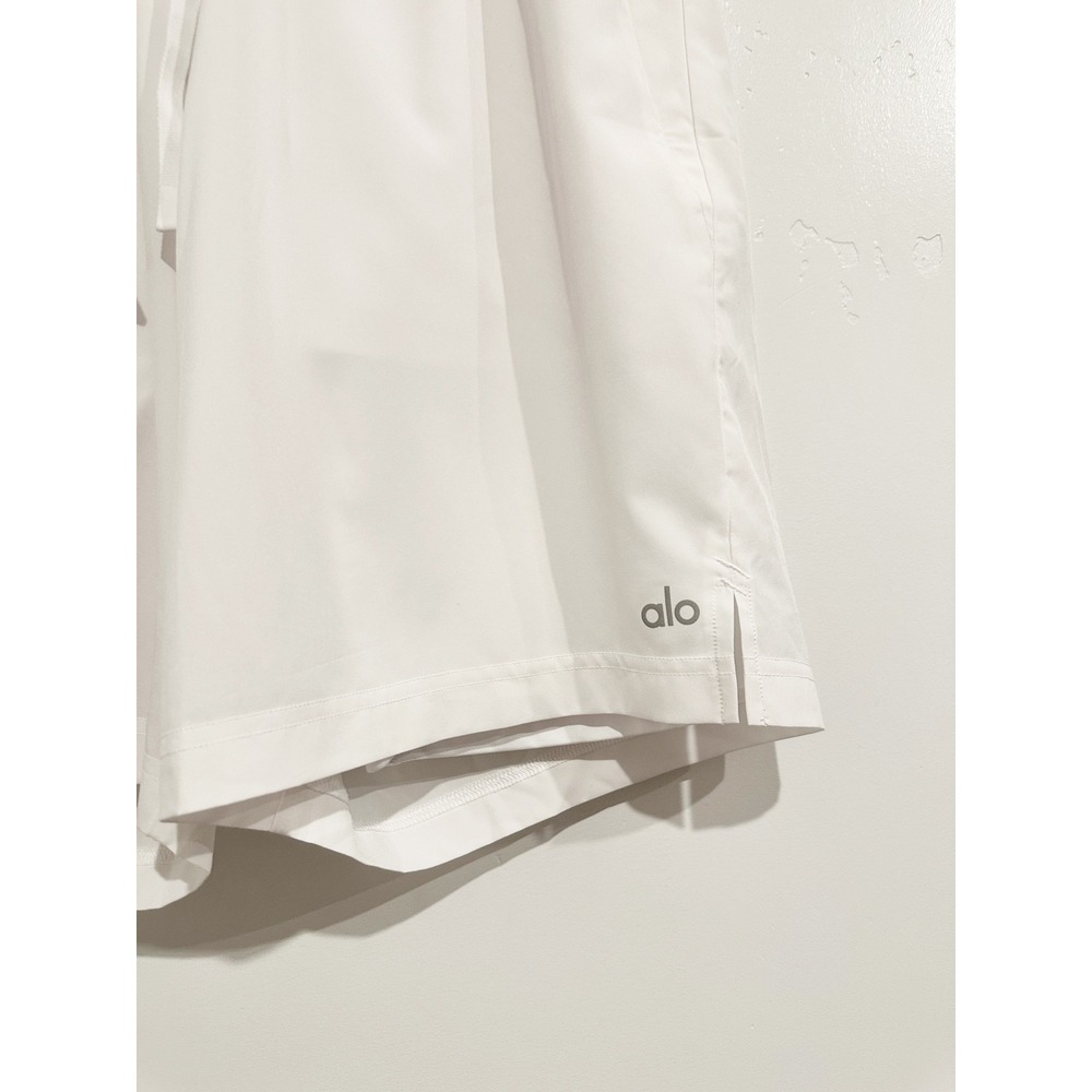 Alo Yoga Men's 7" Unity 2-In-1 Short in White Size Large - Picture 9 of 16